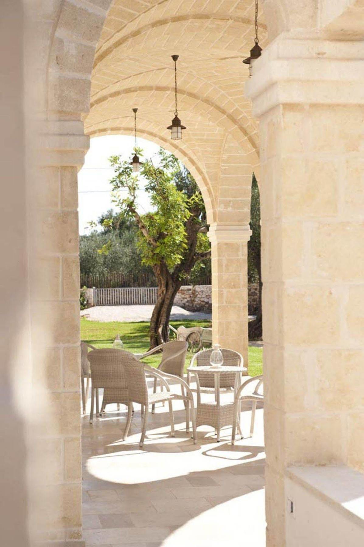 Donna Lucrezia Guest House Pezze Di Greco Exterior photo